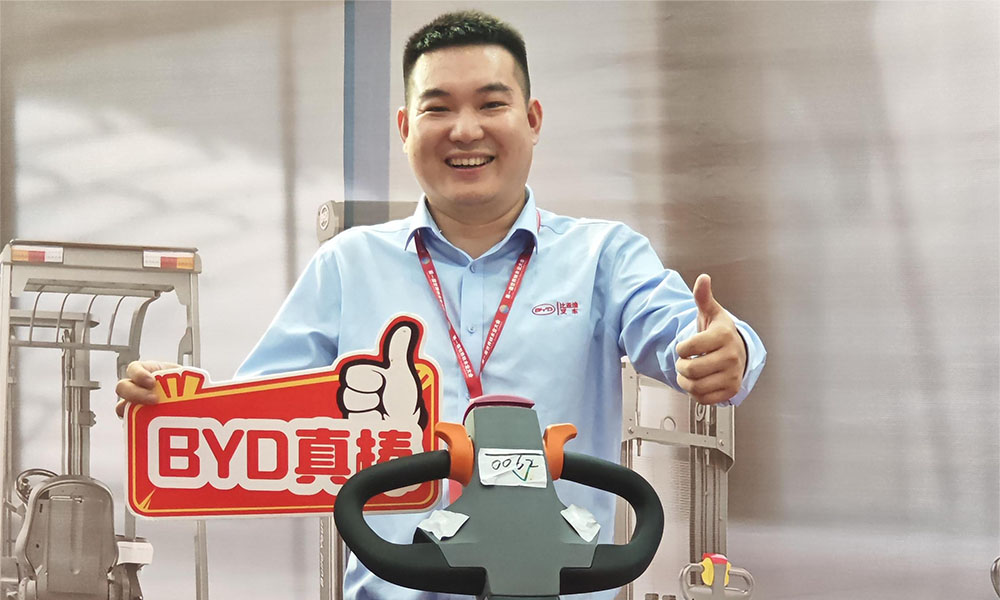 世恒機械亮相第一屆世界林木業(yè)大會 共創(chuàng)綠色開放新篇章 世恒機械亮相第一屆世界林木業(yè)大會 共創(chuàng)綠色開放新篇章